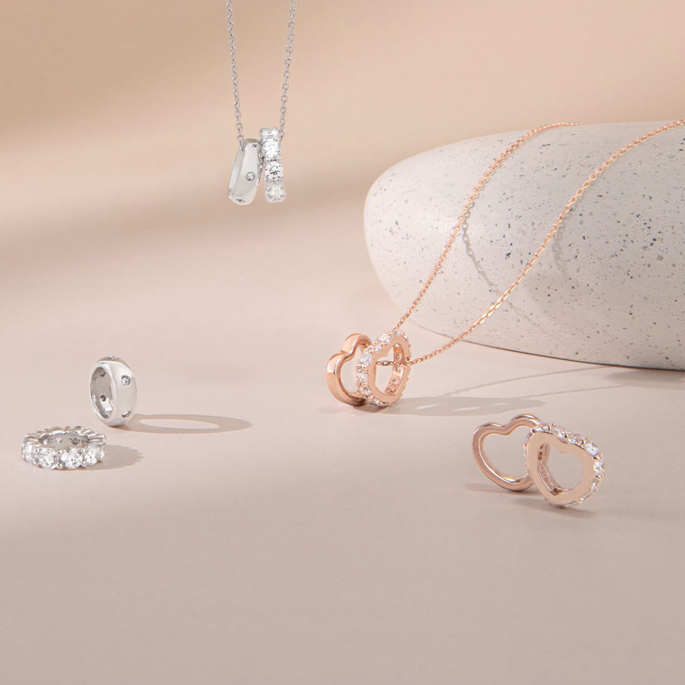 JEWELRY LAYERING GUIDE