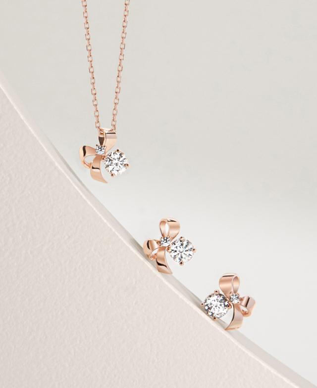 [아이유 PICK] WHITEMOND 목걸이+귀걸이 세트 (SET-J0-0303)