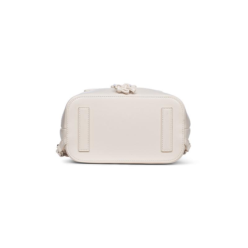 MIGNON SM 플랩백팩 WH (JHNCHB3BF793WH010)