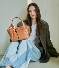 HAZEL SM 토트 BR (JHNCHD6BS974BR010)