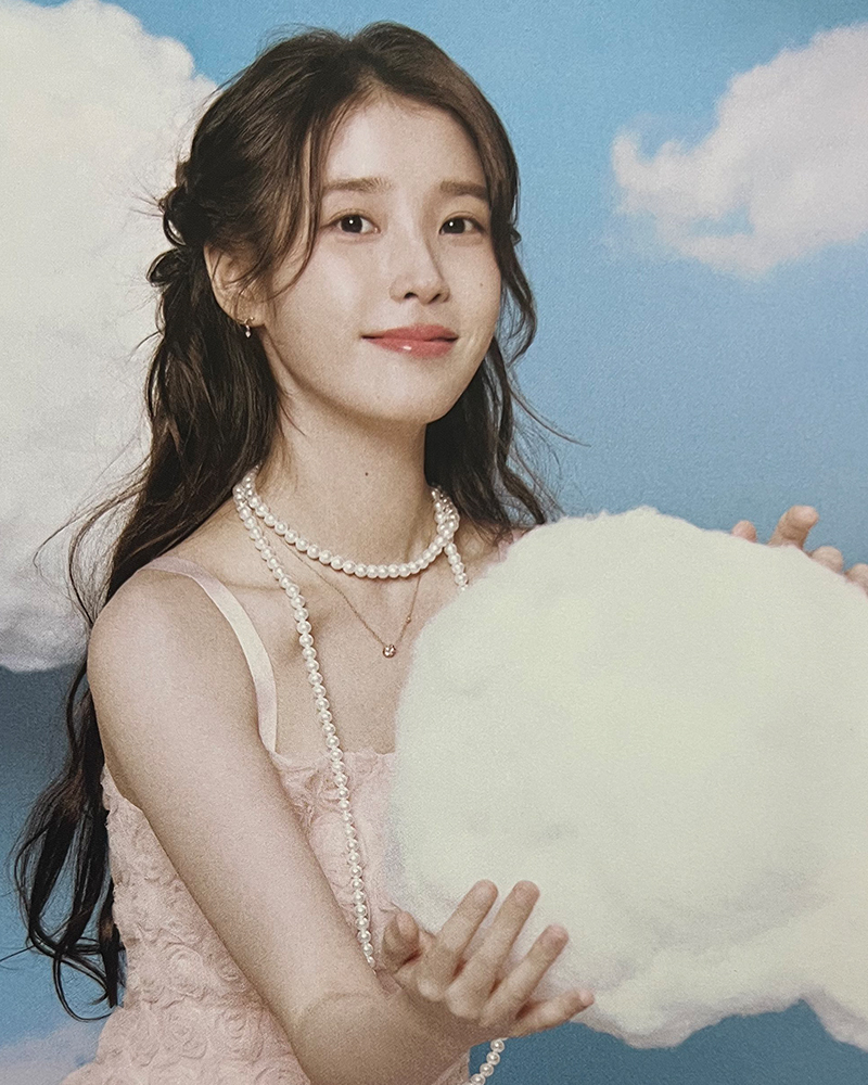 8/20 아이유 공식 팬키트 속 헤르보 컬렉션